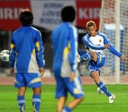 イレブンが見守る中、居残りでシュート練習を行うＭＦ本田